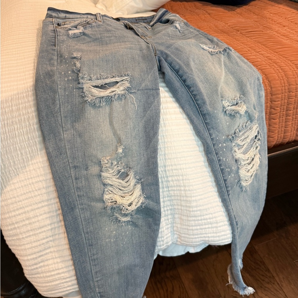 Judy Blue MONROE MID RISE RIPPED BOYFRIEND MOM JEANS - Picture 6 of 6